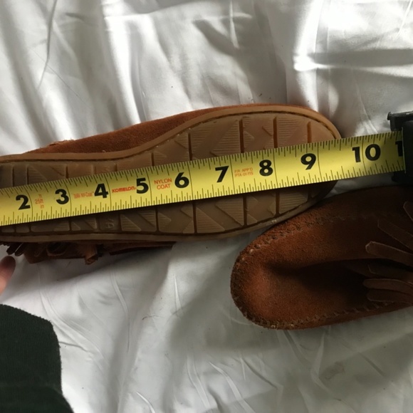 Minnetonka Concho Feather Moccasin Boot 522 - Picture 11 of 11